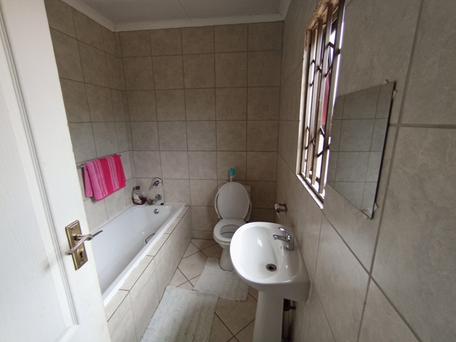 3 Bedroom Property for Sale in Pinehaven Free State